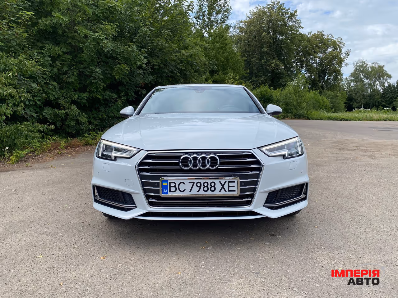 Audi A4 - фото 1