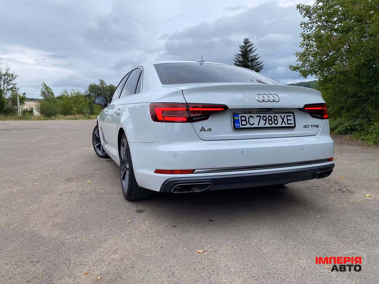 Audi A4 - фото 8