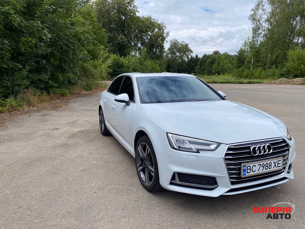 Audi A4 - фото 2
