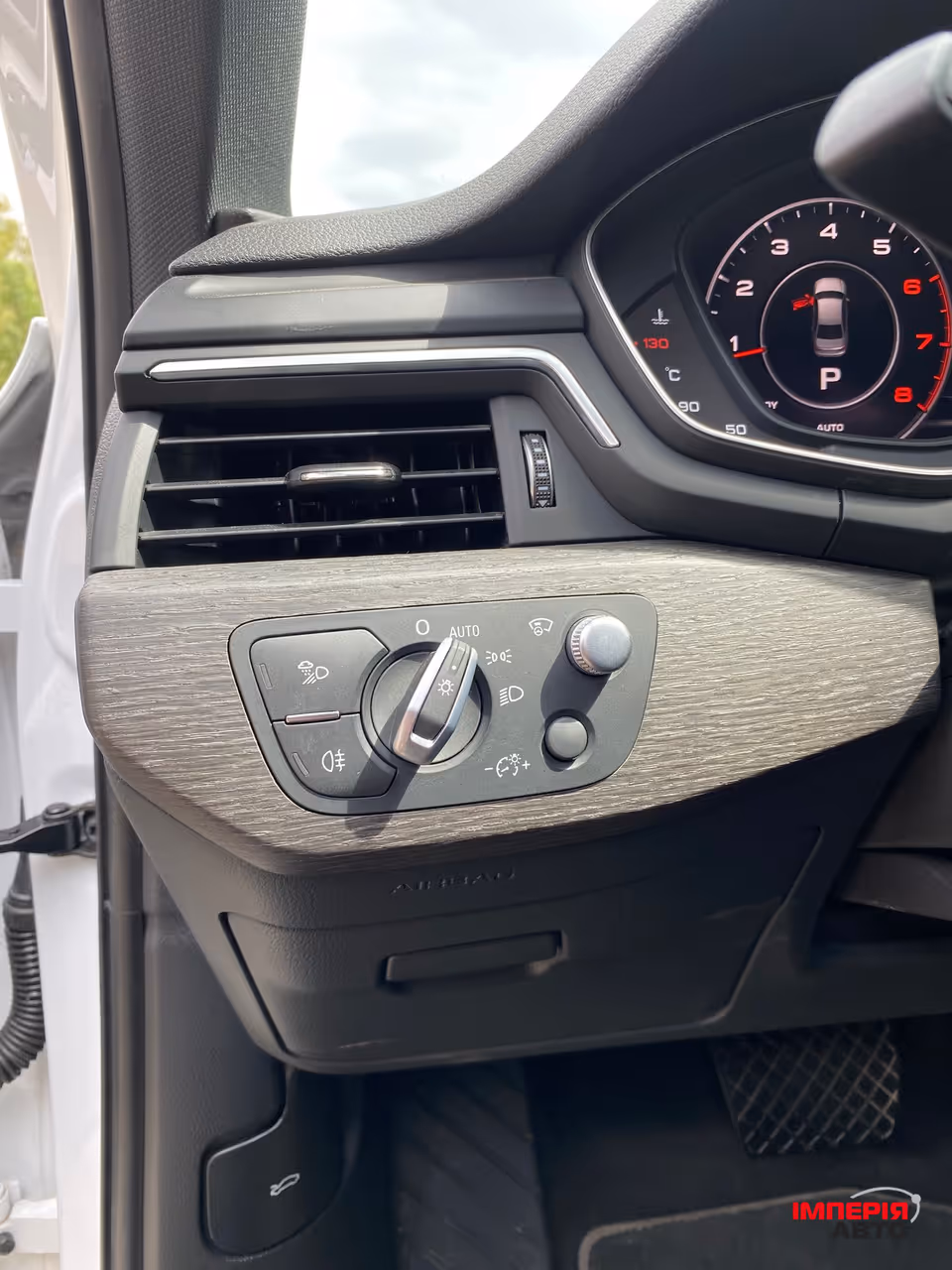 Audi A4 - фото 21