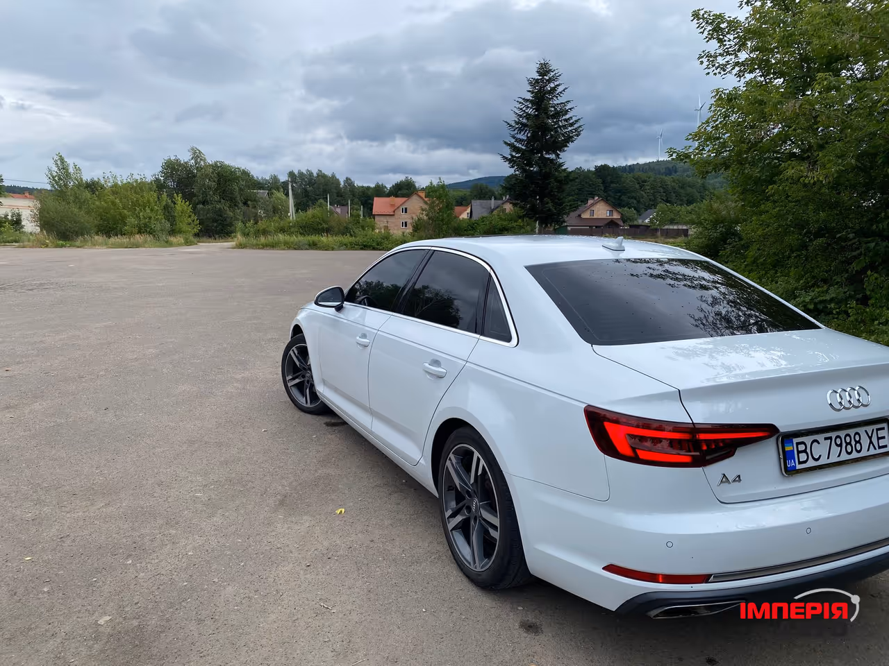 Audi A4 - фото 10
