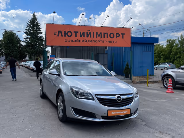 Opel Insignia - фото 1