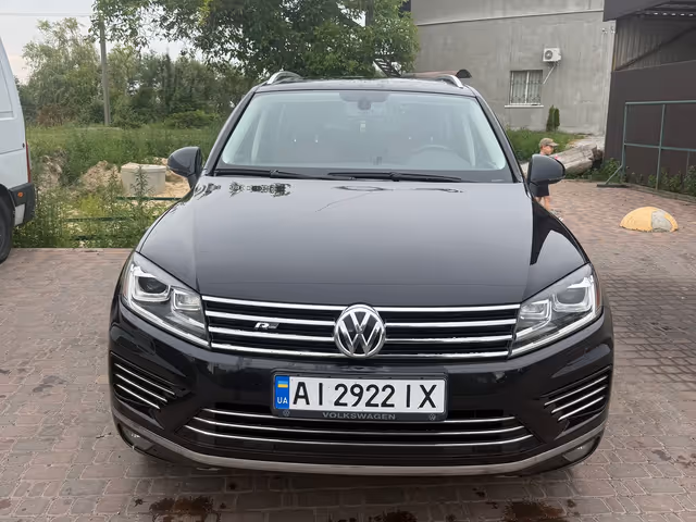 Volkswagen Touareg - фото 1
