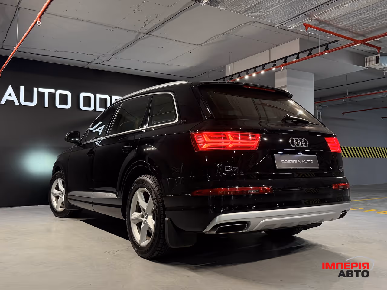 Audi Q7 - фото 12