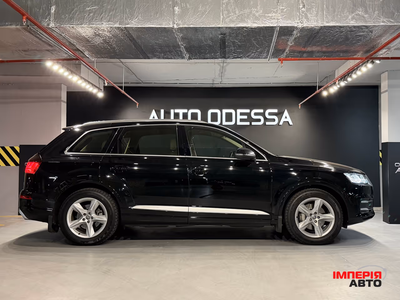 Audi Q7 - фото 8
