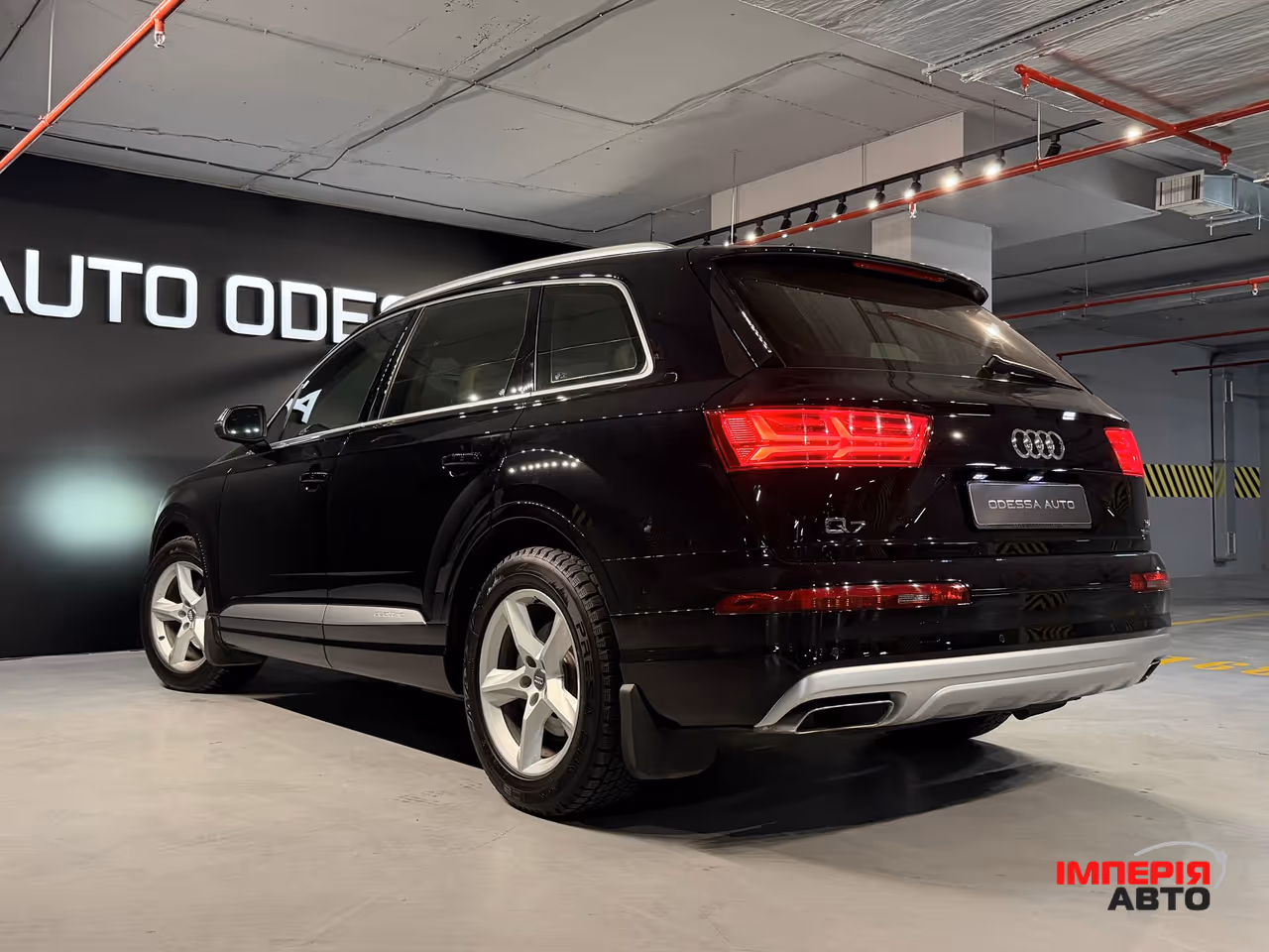 Audi Q7 - фото 11