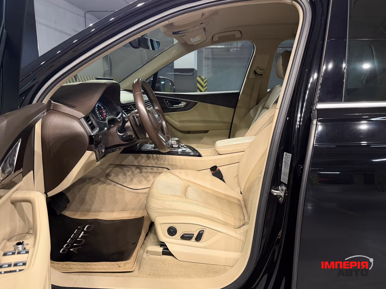 Audi Q7 - фото 26