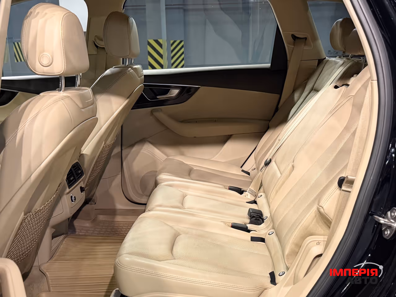 Audi Q7 - фото 19