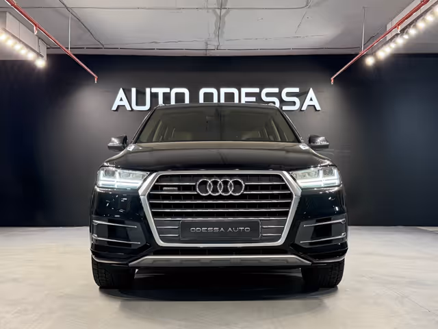 Audi Q7 - фото 2