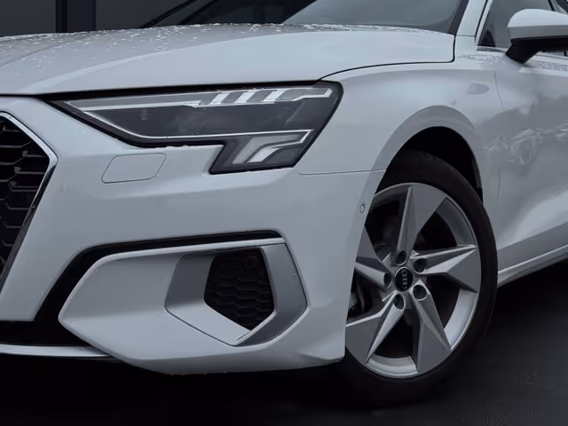 Audi A3 - фото 5