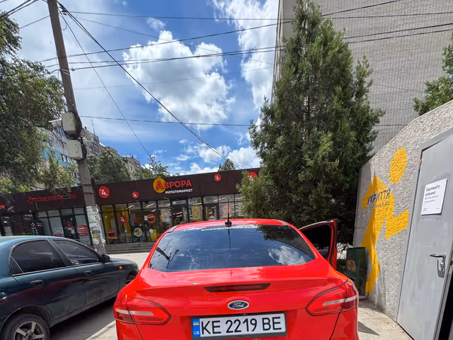 Ford Focus - фото 5