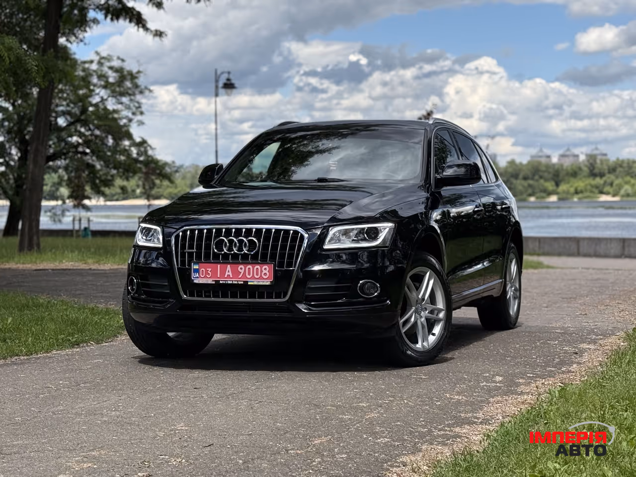 Audi Q5 - фото 1