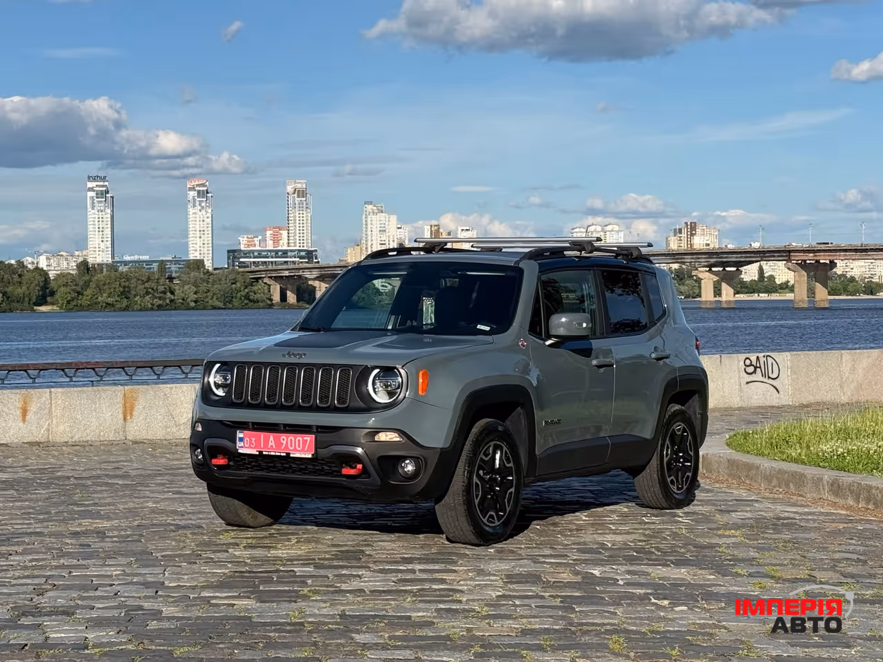 Jeep Renegade - фото 1