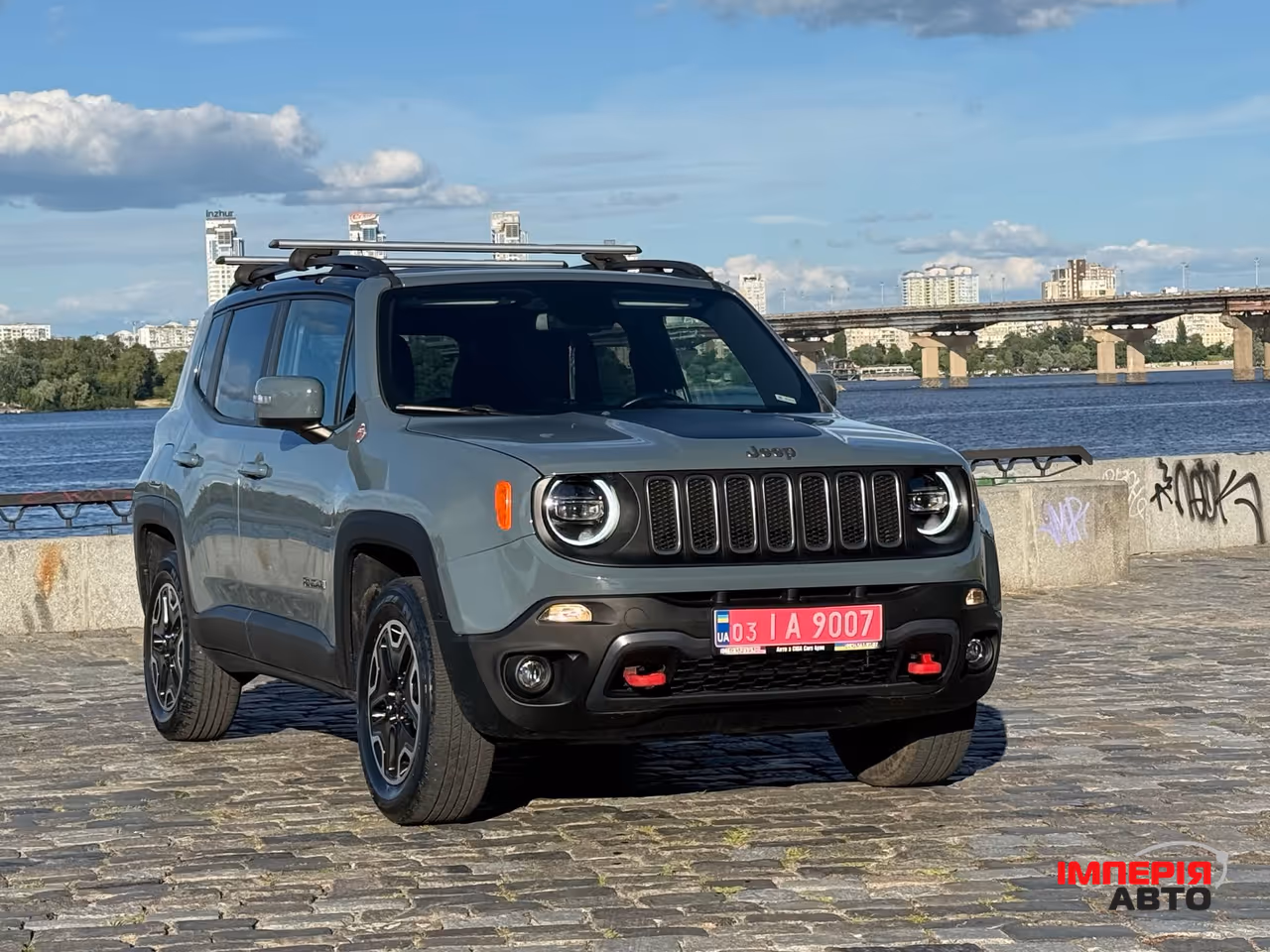 Jeep Renegade - фото 12