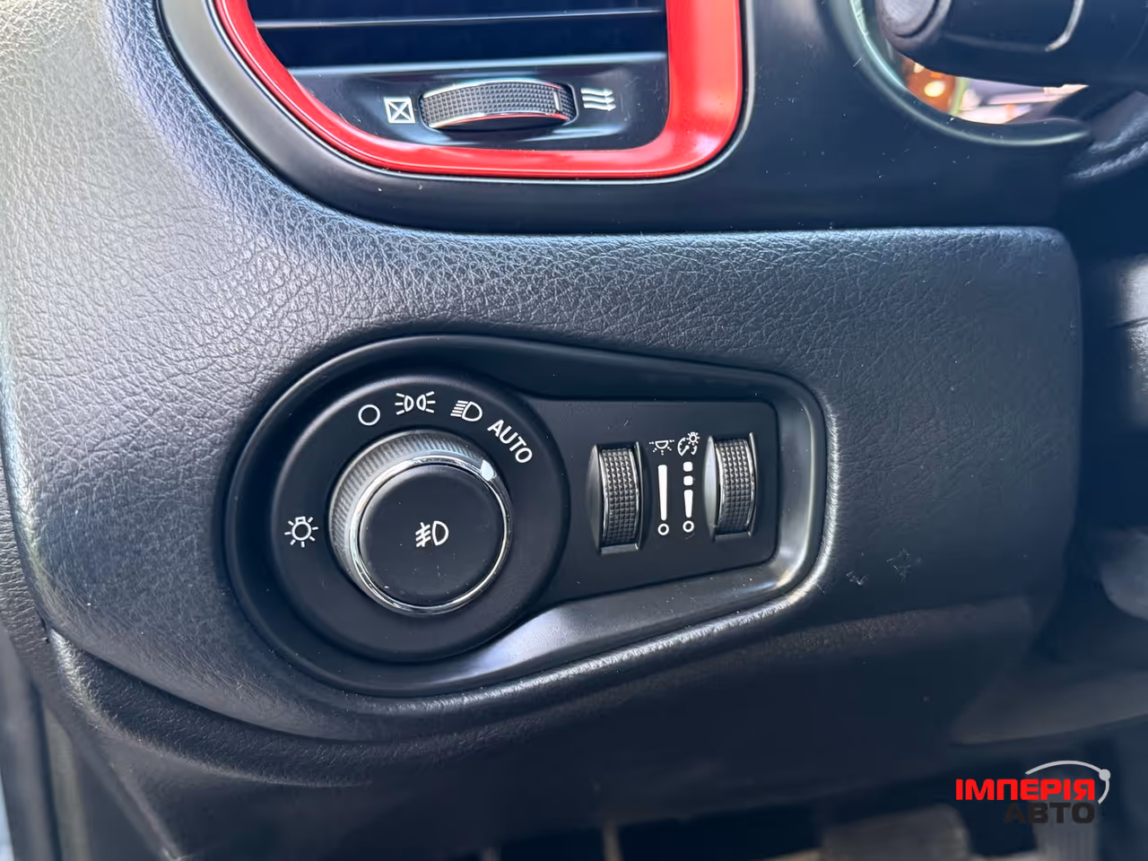 Jeep Renegade - фото 24