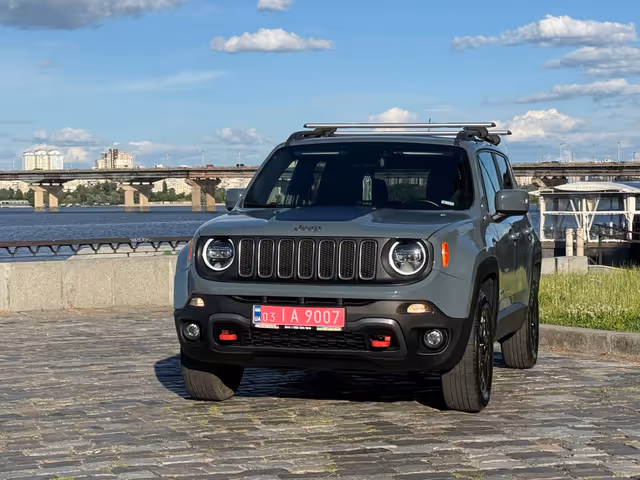 Jeep Renegade - фото 3