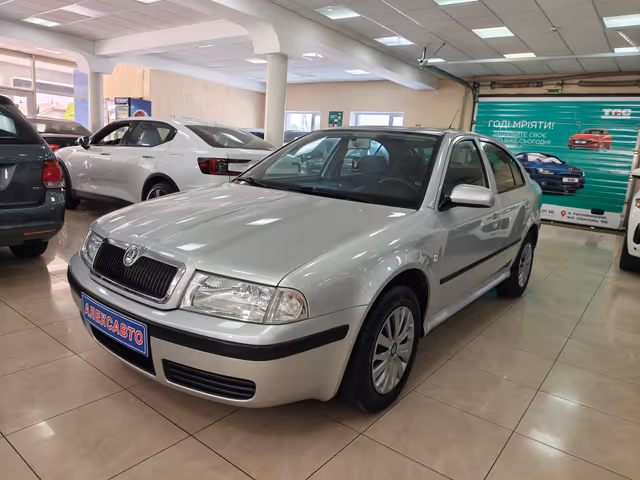 Skoda Octavia - фото 1