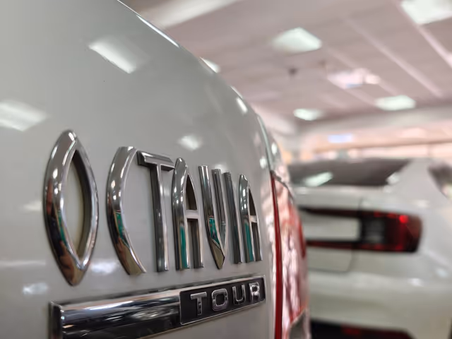 Skoda Octavia - фото 3