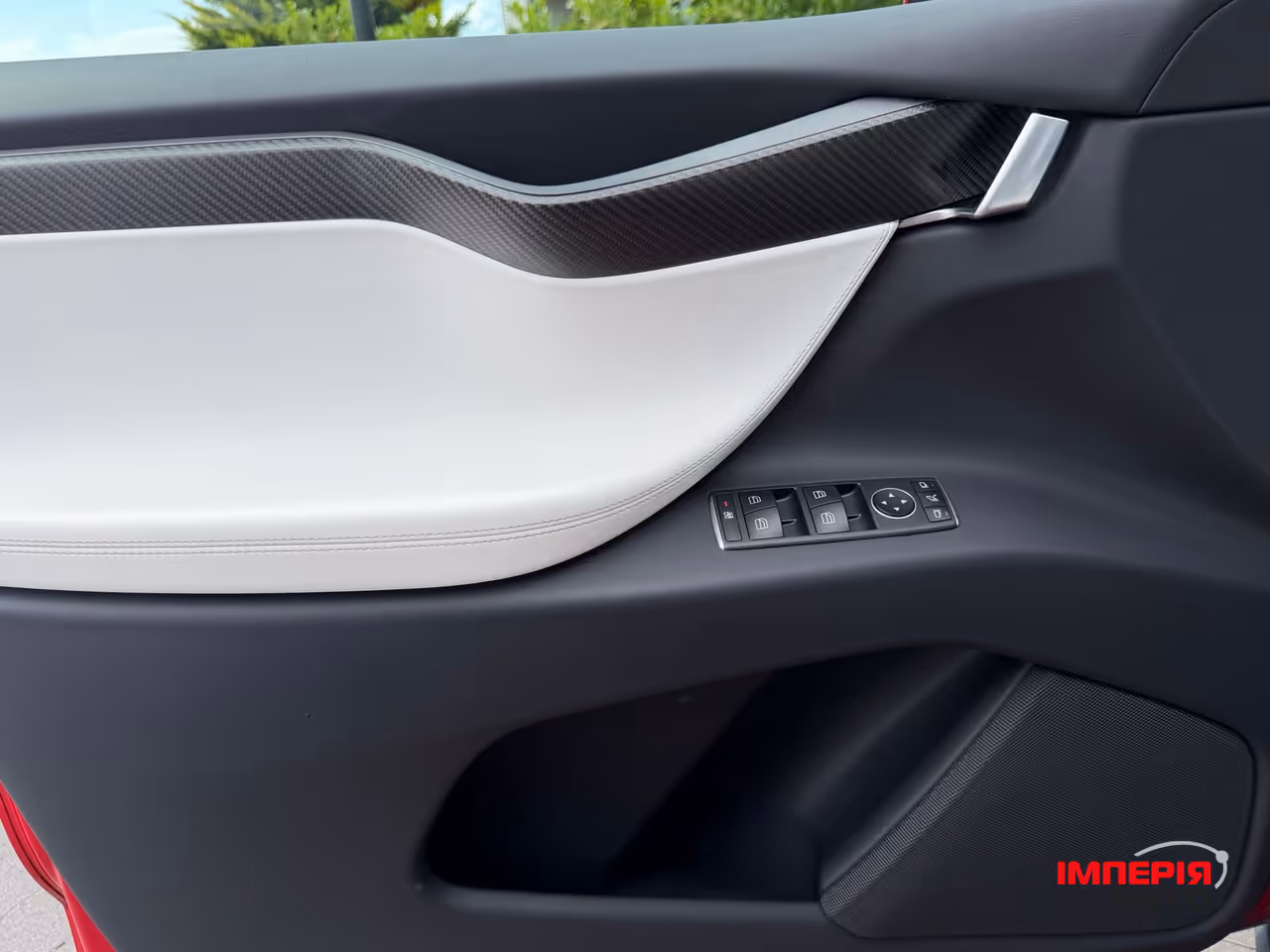 Tesla Model X - фото 45