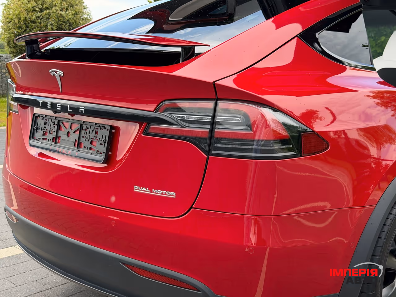 Tesla Model X - фото 24