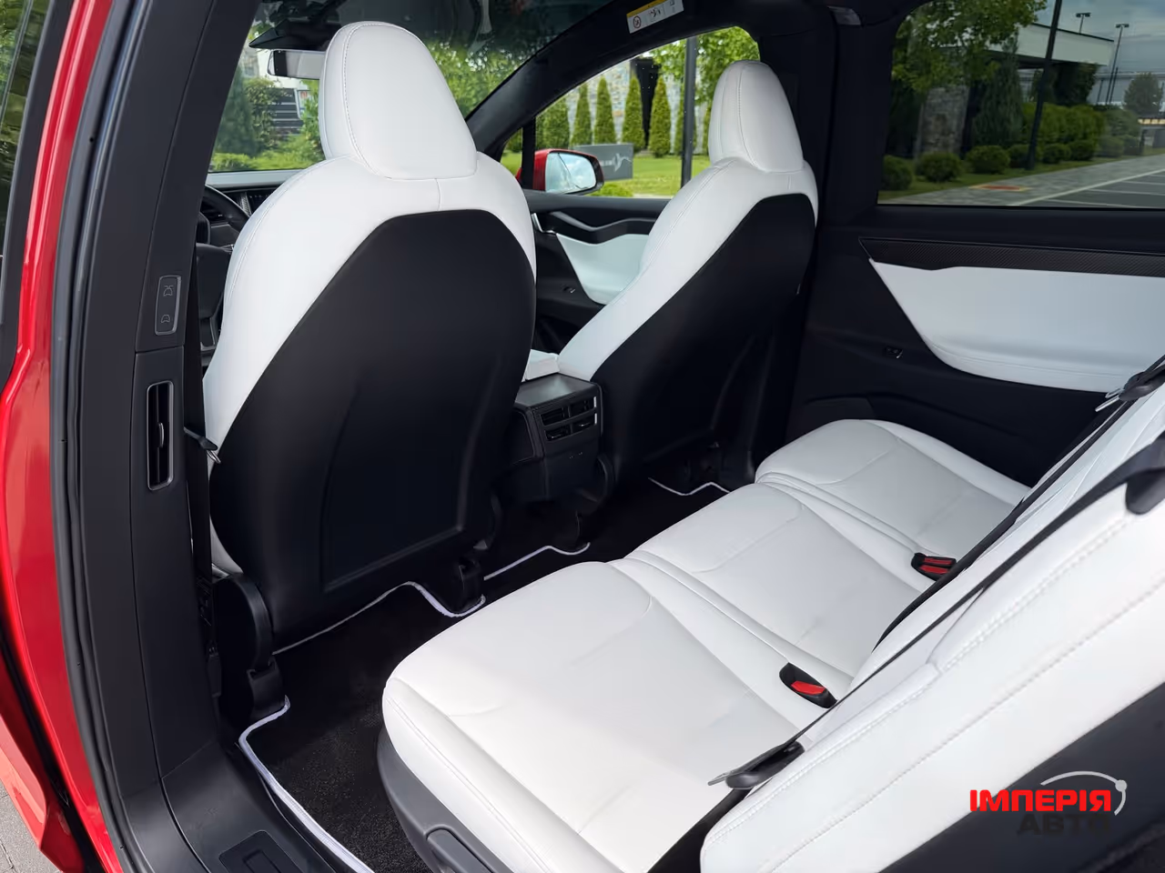 Tesla Model X - фото 33