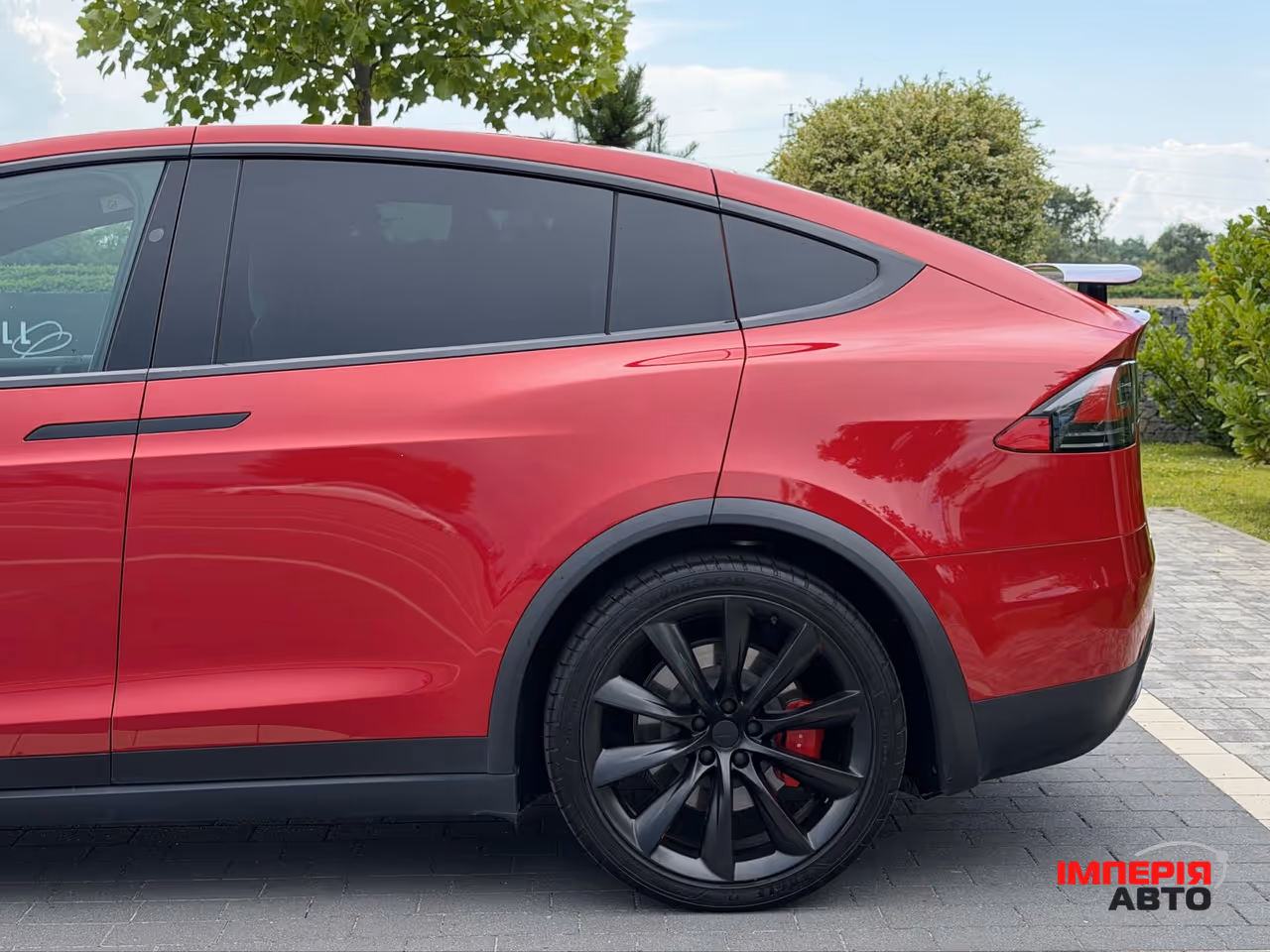 Tesla Model X - фото 10