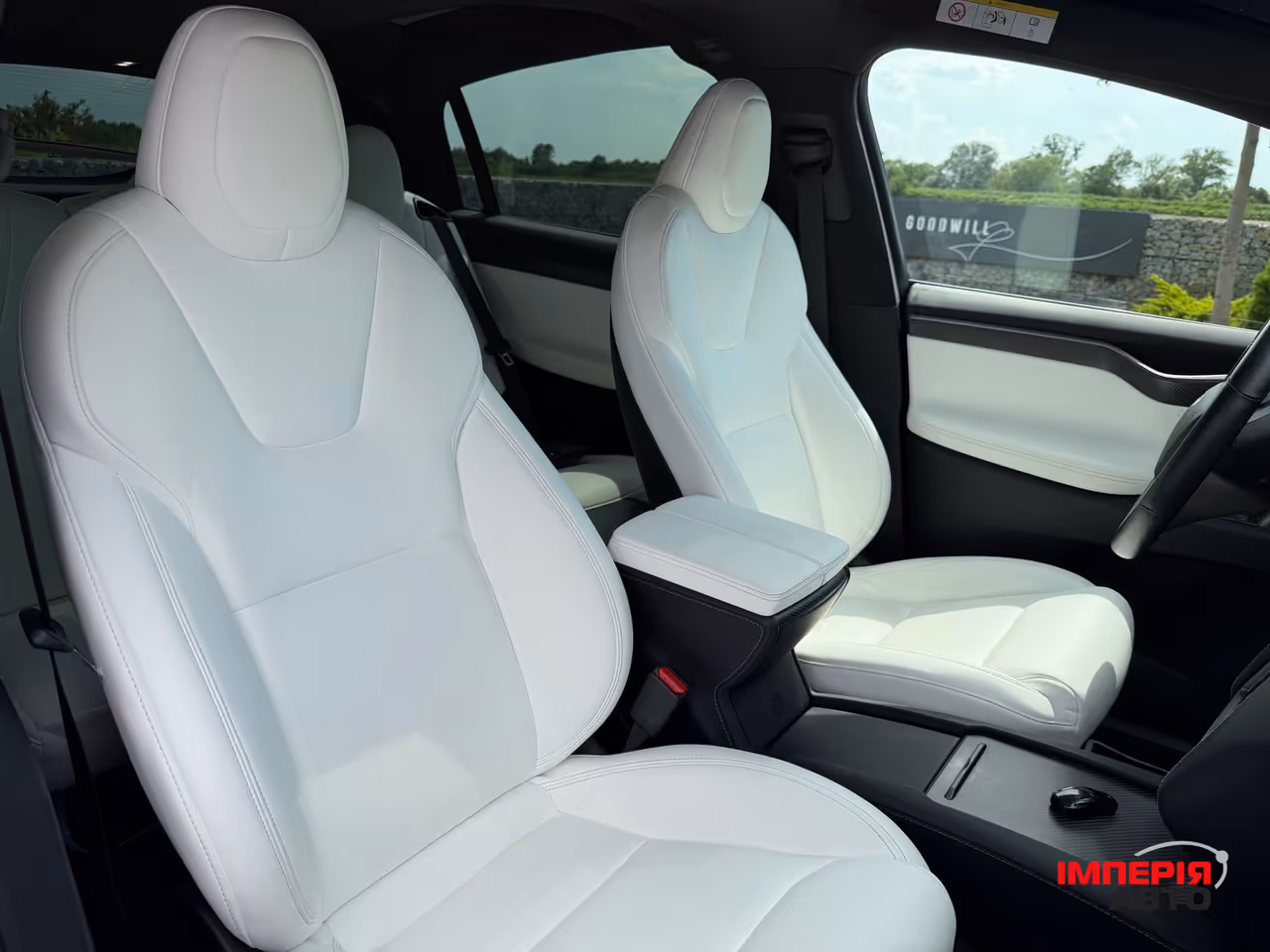 Tesla Model X - фото 55