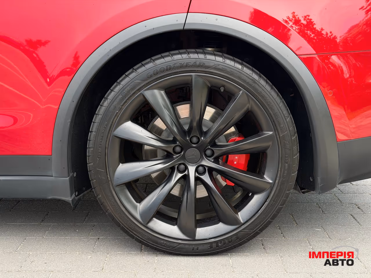 Tesla Model X - фото 17