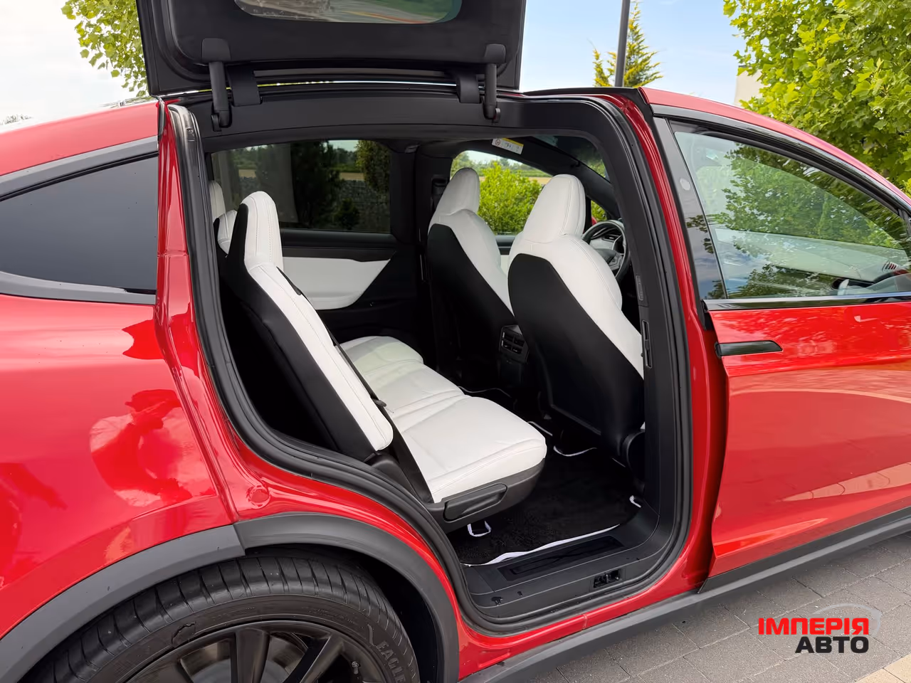 Tesla Model X - фото 29