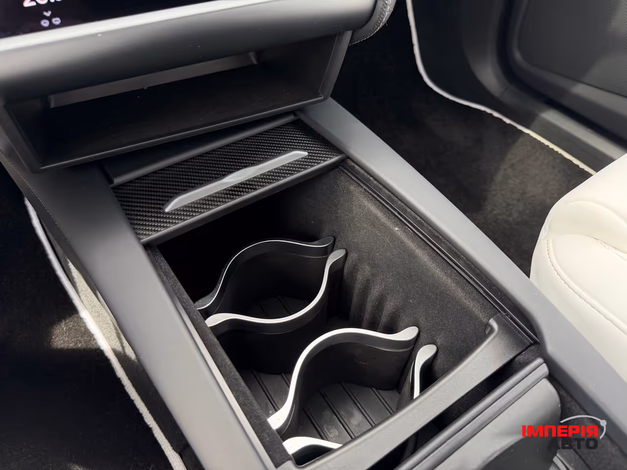 Tesla Model X - фото 40