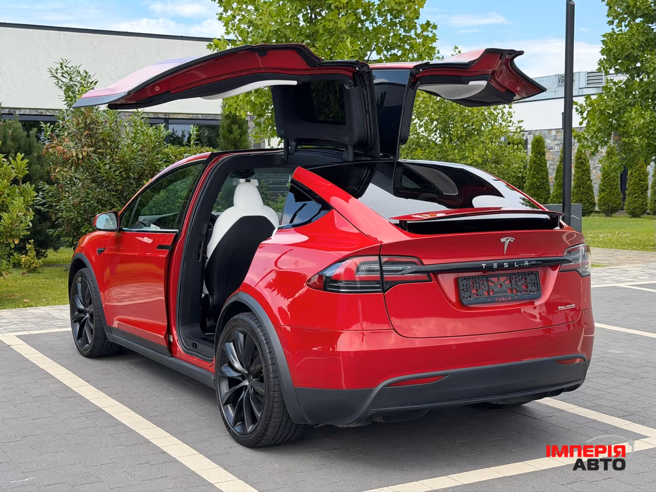 Tesla Model X - фото 22