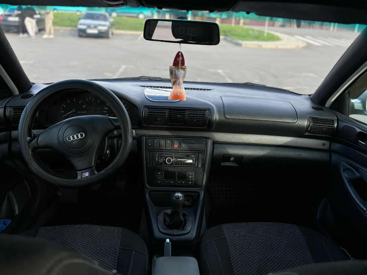 Audi A4 - фото 5