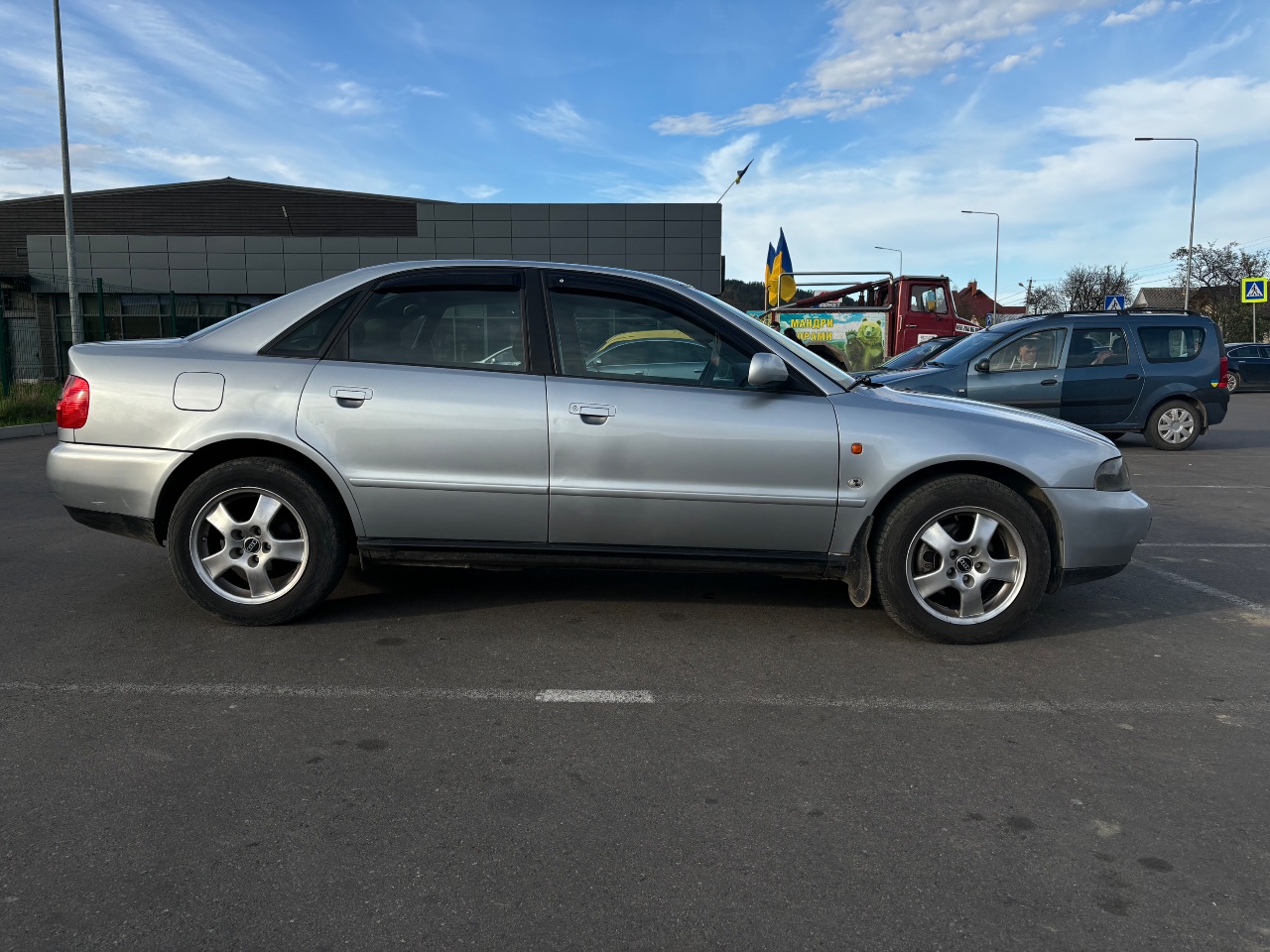 Audi A4 - фото 4