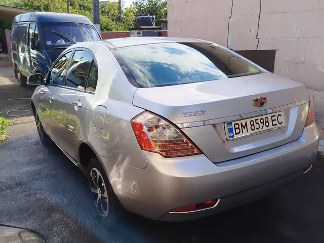 Geely Emgrand 7 - фото 3
