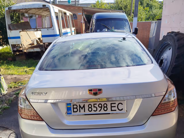 Geely Emgrand 7 - фото 4