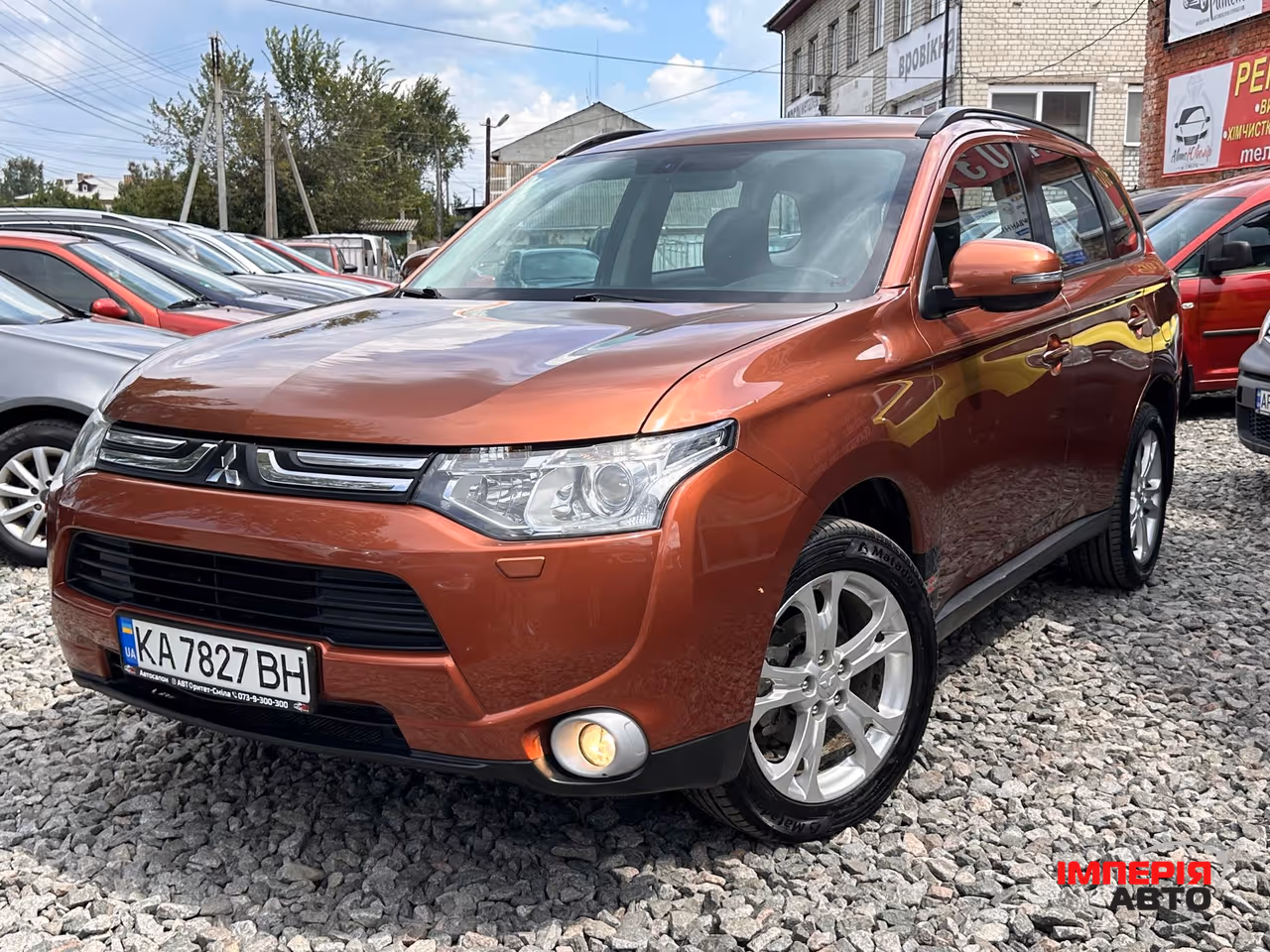 Mitsubishi Outlander - фото 2