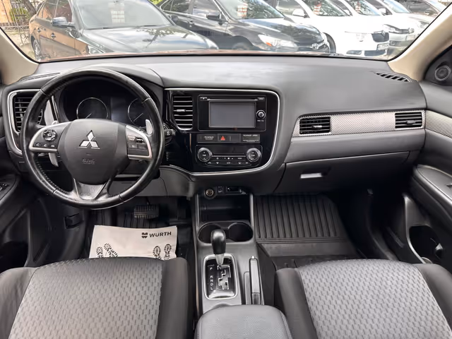 Mitsubishi Outlander - фото 5