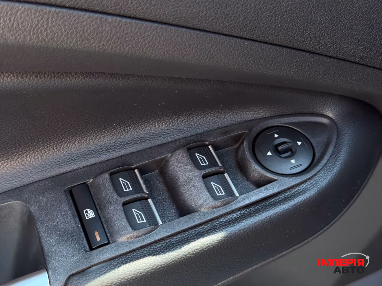Ford Escape - фото 28