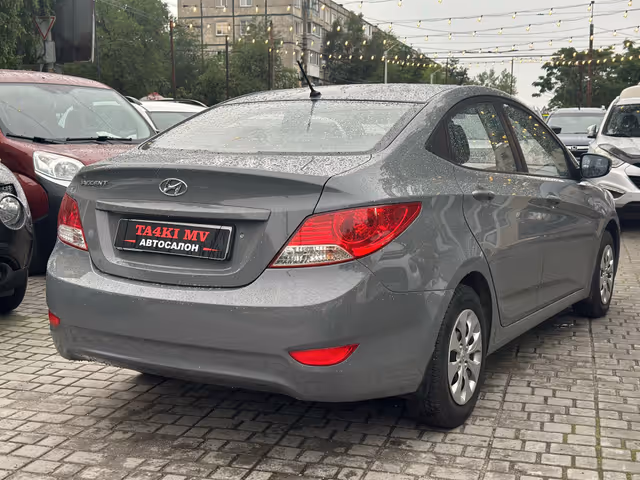 Hyundai Accent - зображення 2