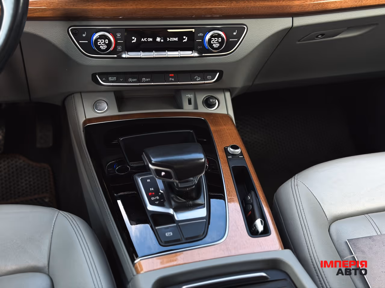 Audi Q5 - фото 13