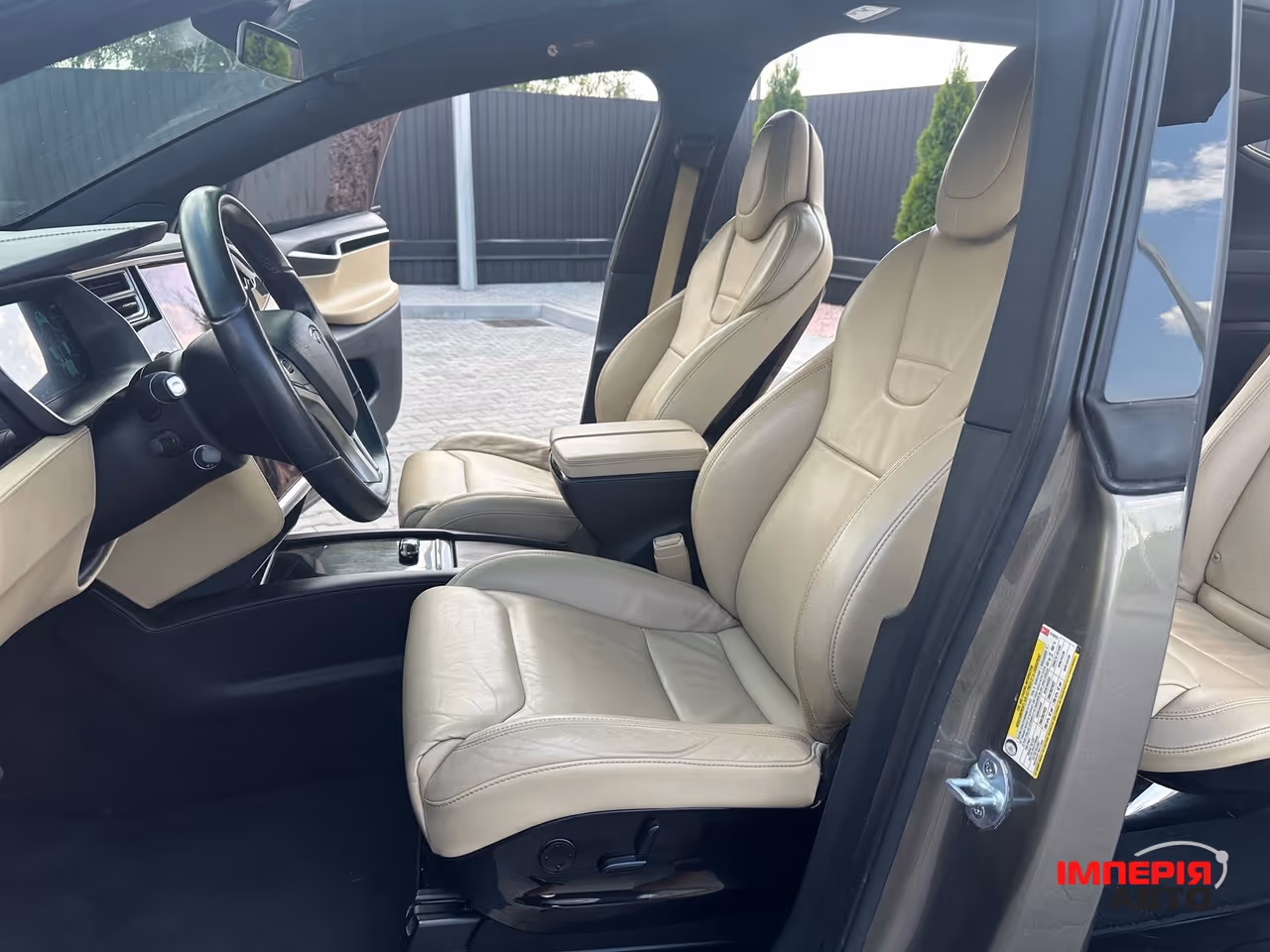 Tesla Model X - фото 9