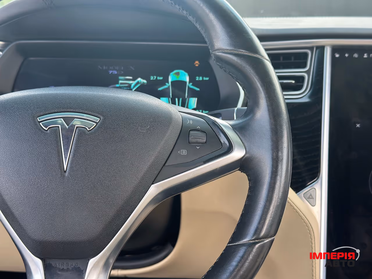 Tesla Model X - фото 32