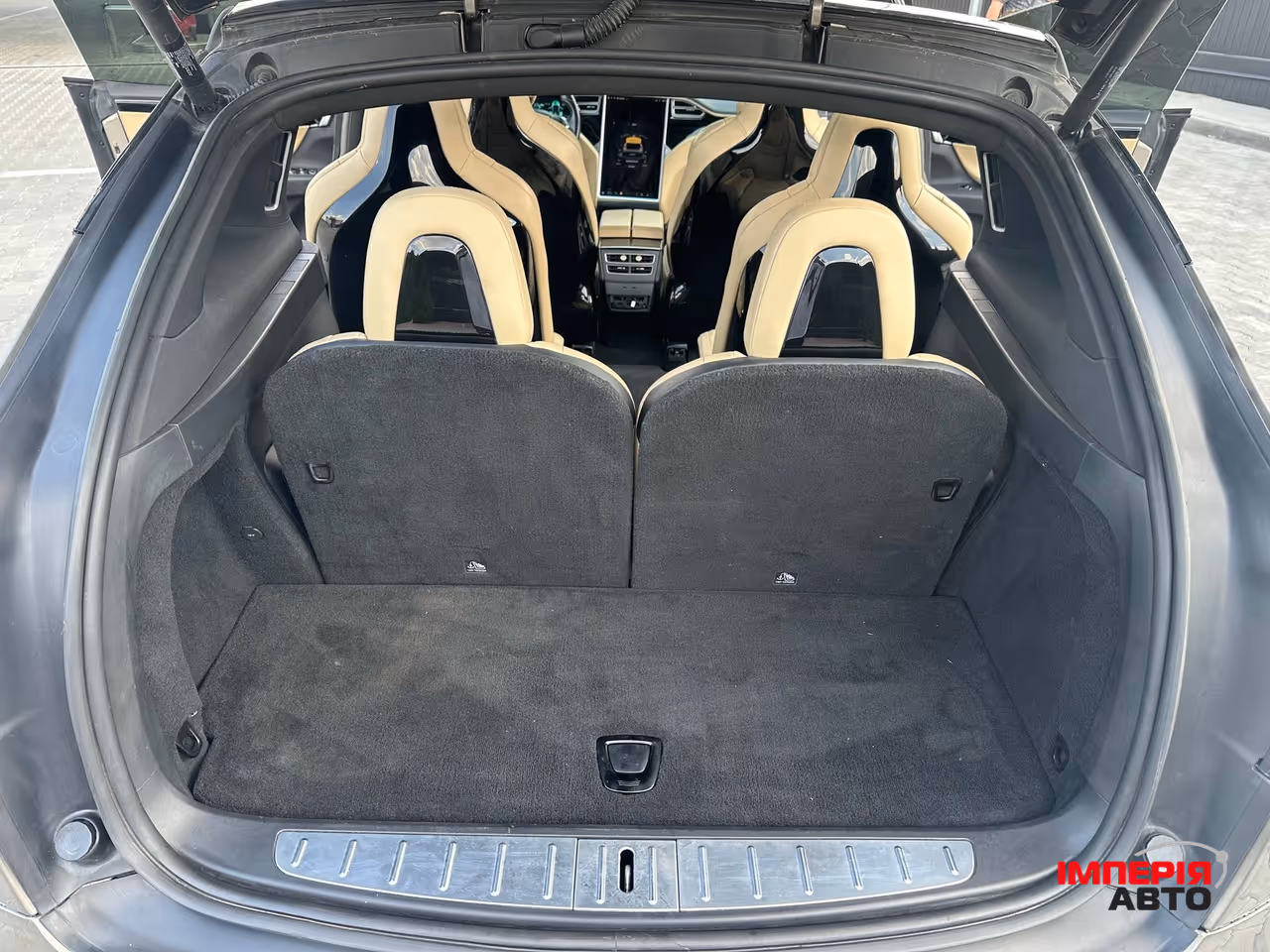 Tesla Model X - фото 16