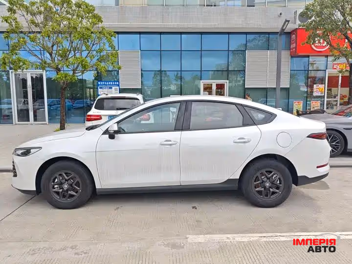 BYD Qin Plus - фото 1