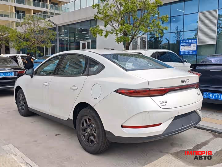 BYD Qin Plus - фото 4