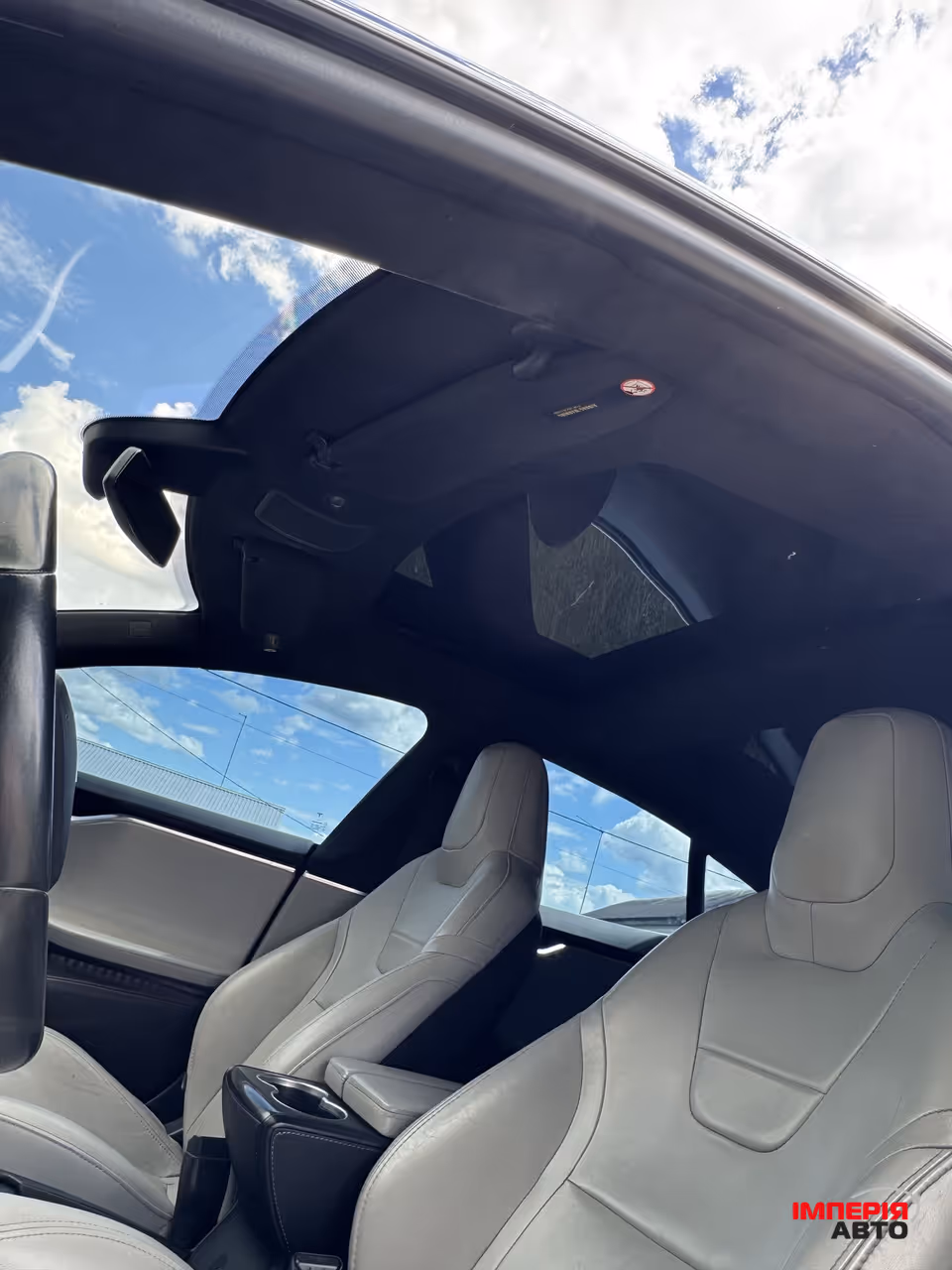 Tesla Model S - фото 7