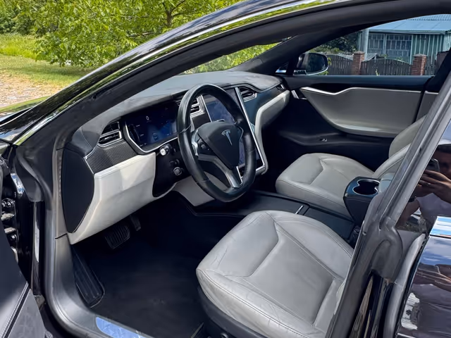 Tesla Model S - зображення 5