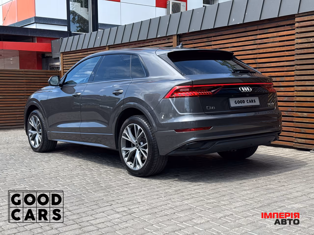 Audi Q8 - фото 5