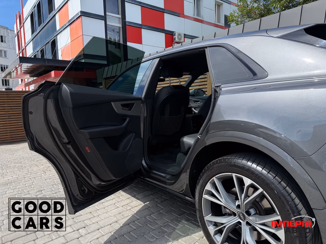 Audi Q8 - фото 29