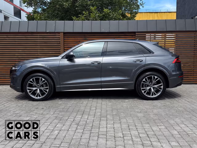 Audi Q8 - фото 4